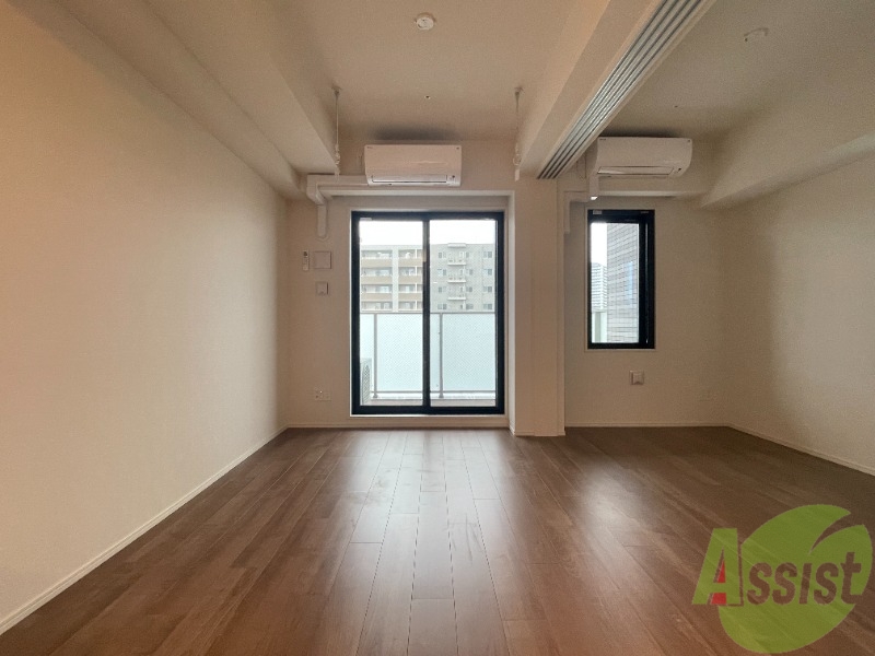 居室・リビング　リビングを撮影しました。明るい印象がありますね。