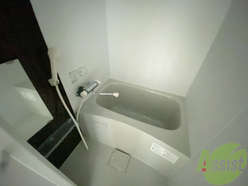 バス・シャワールーム　追い焚き機能が付いているのでいつでも温かいお風呂に入れますよ