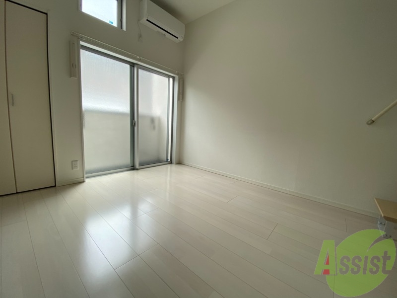 居室・リビング　１Ｒなので寝室とリビングは同室になります。