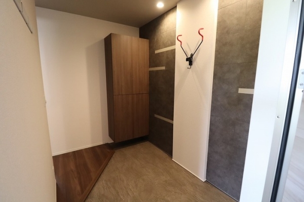 玄関　自転車フック付き玄関です