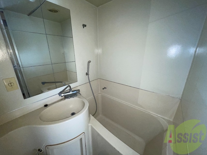 バス・シャワールーム　お風呂はこちらのスペースでご利用頂けます。