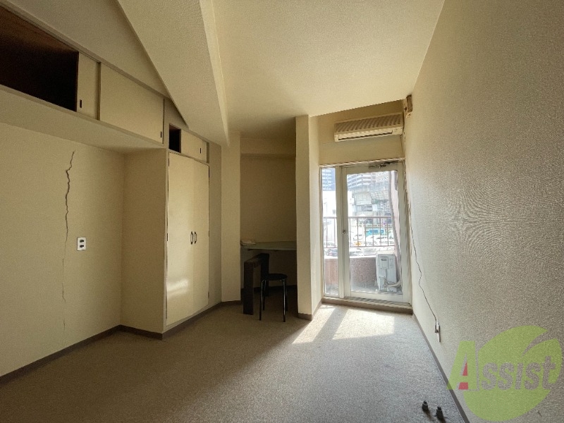 居室・リビング　陽当たりが良く、広々として過ごしやすそうです。