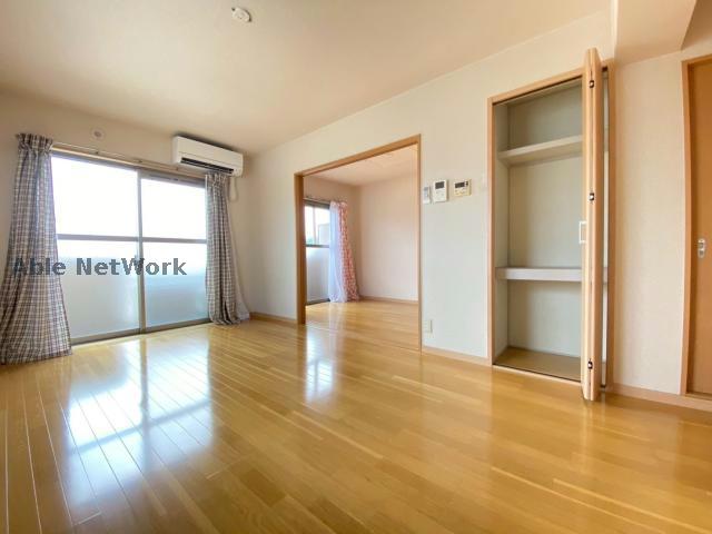 居室・リビング　同型