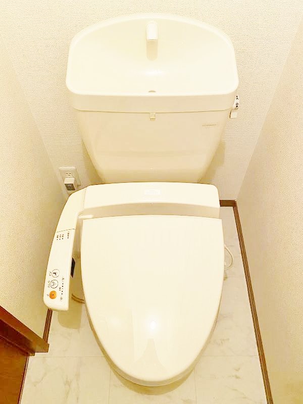トイレ　★温水洗浄便座トイレ★