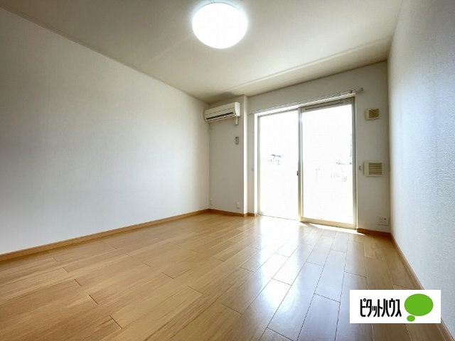 居室・リビング　２０６　同一タイプ