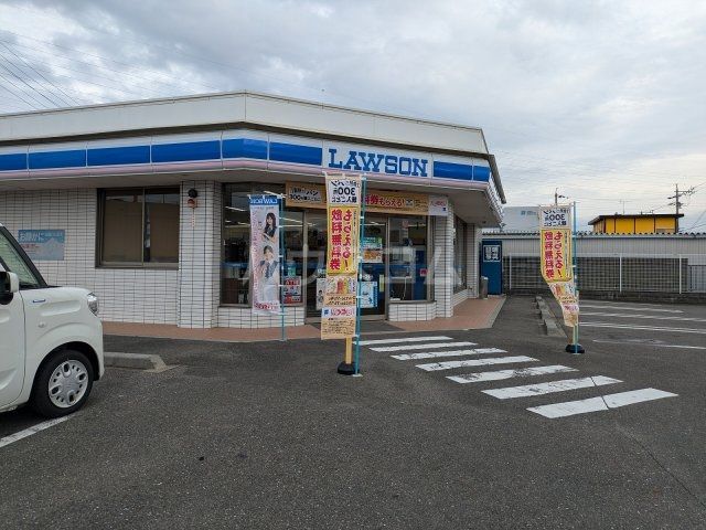 コンビニ　ローソン　小牧二重堀東店（コンビニ）まで415m