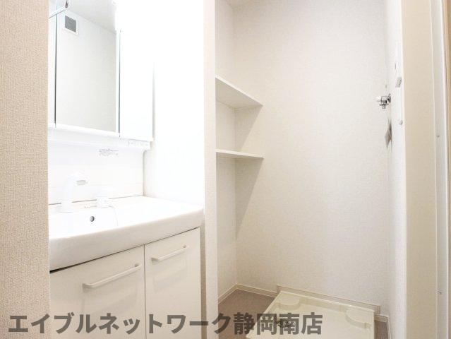 洗面設備　使いやすい洗面所です