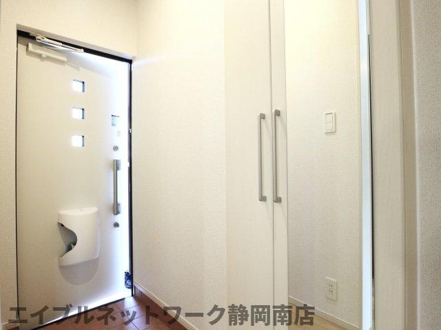 玄関　明るい玄関です