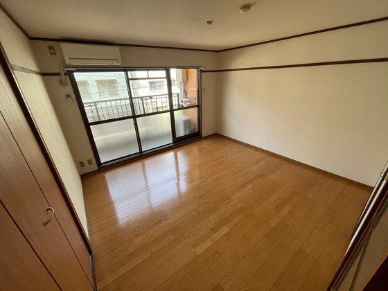 居室・リビング　※別部屋の写真です