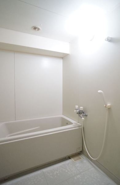 バス・シャワールーム　※別部屋参考画像