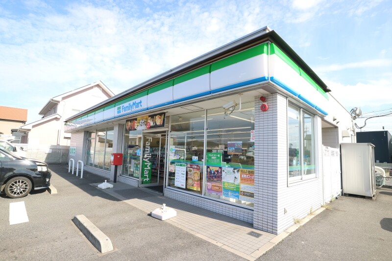 コンビニ　ファミリーマート　倉敷平田北店（コンビニ）まで608m