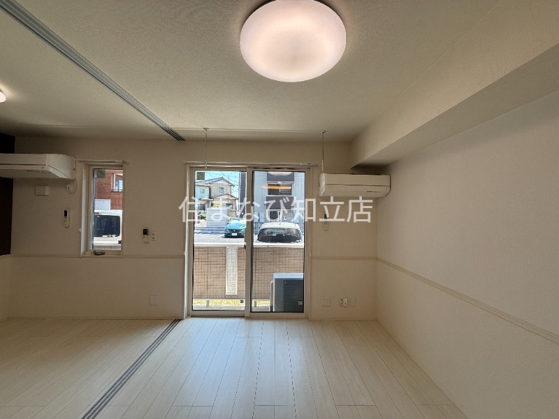 居室・リビング　同型タイプ