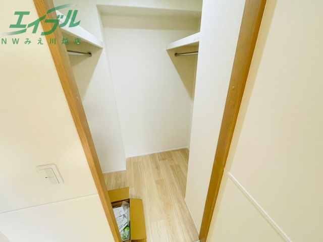 収納　同型参考写真