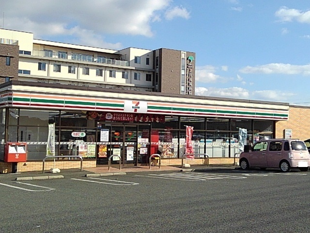 コンビニ　セブンイレブン上代２丁目店（コンビニ）まで500m