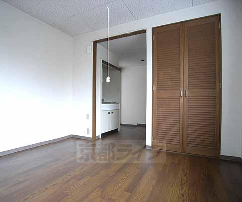 居室・リビング　すっきり整った室内