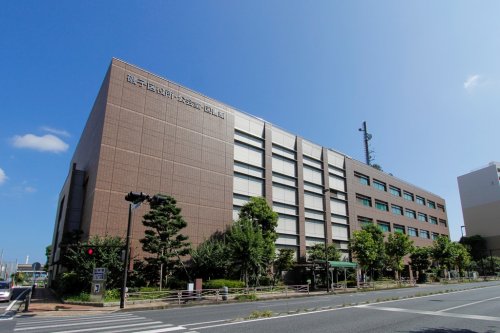 役所　横浜市磯子区役所（役所）まで2048m