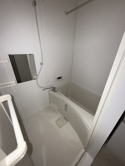 バス・シャワールーム　※別部屋の写真です