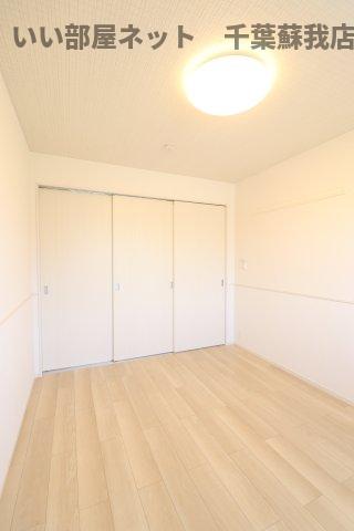 その他部屋・スペース　広くて明るい寝室