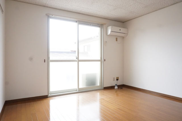 居室・リビング　南向きの明るいお部屋です☆