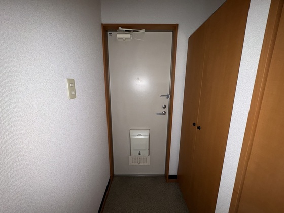 玄関　※別部屋の写真です