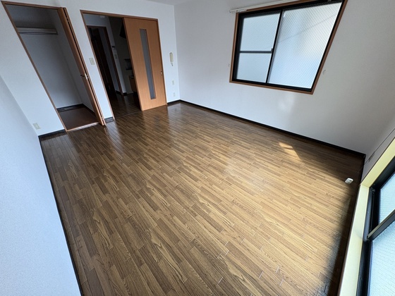 居室・リビング　※別部屋の写真です