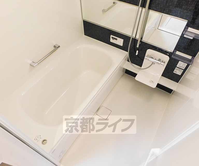 バス・シャワールーム　一坪タイプのお風呂です