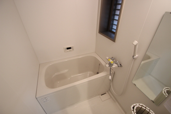 バス・シャワールーム　※別部屋の写真です