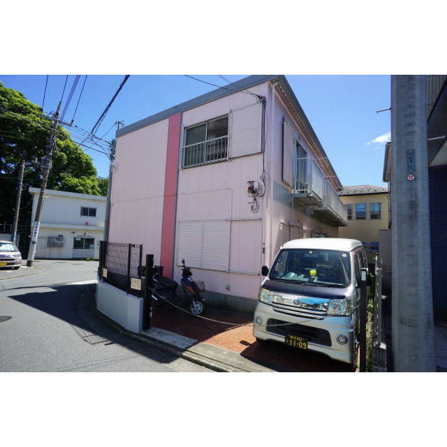 建物外観　静かな住宅地内