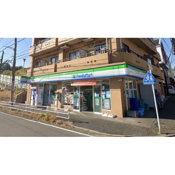 コンビニ　ファミリーマート花月園駅前店（コンビニ）まで531m