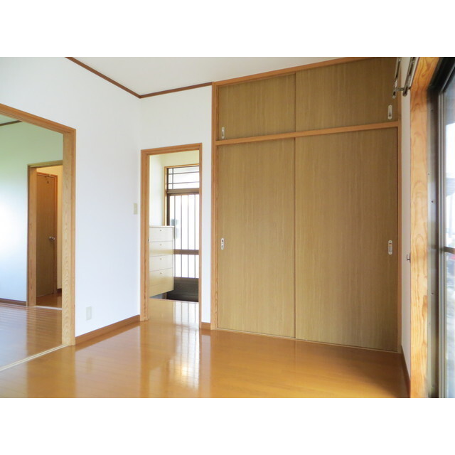 居室・リビング　※入居中のため、前回募集時の写真です。