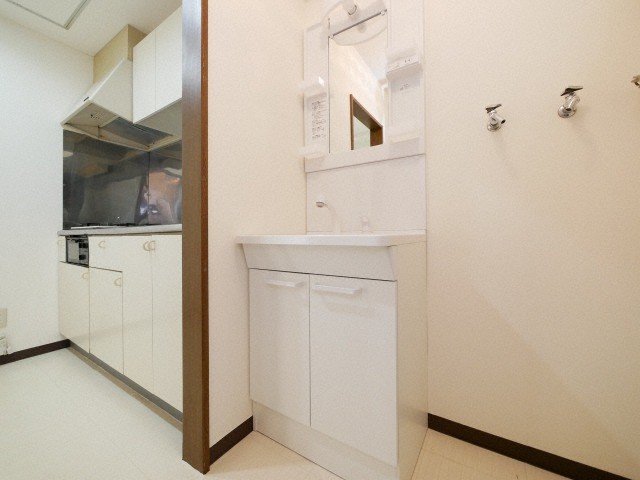 洗面設備　シャワードレッサー付きです！