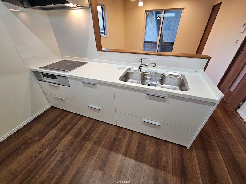 キッチン　３口IHコンロ付き