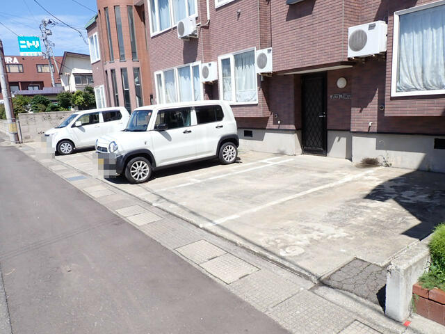 駐車場　駐車場