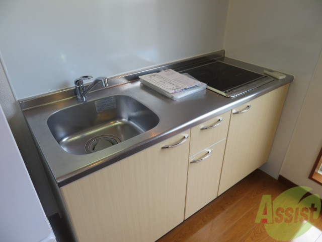 キッチン　キッチンは２口のＩＨ、お料理もお掃除らくらくですね