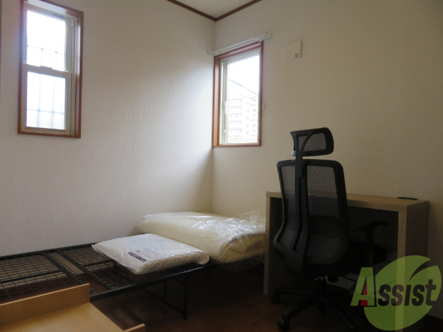 その他部屋・スペース　こちらはベッドルーム、明るすぎずちょうどいいですね