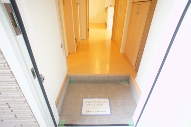 玄関　※参考画像