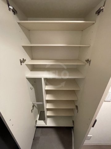 収納　アーバネックス難波WEST　シューズBOX