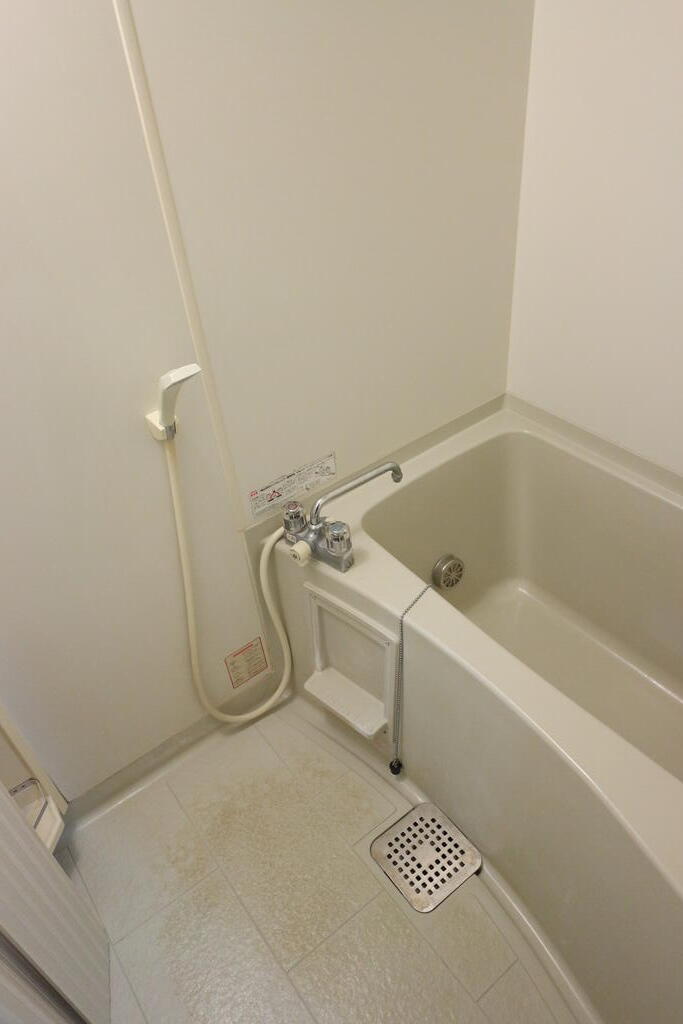 バス・シャワールーム　※他号室参考写真