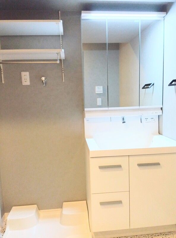 洗面設備　コンパクトで使いやすい洗面所