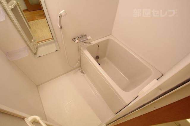 バス・シャワールーム　※２０３号室内装写真参照