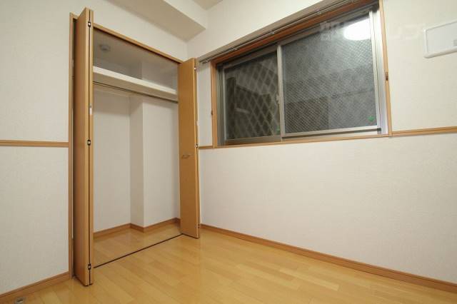 収納　※２０３号室内装写真参照