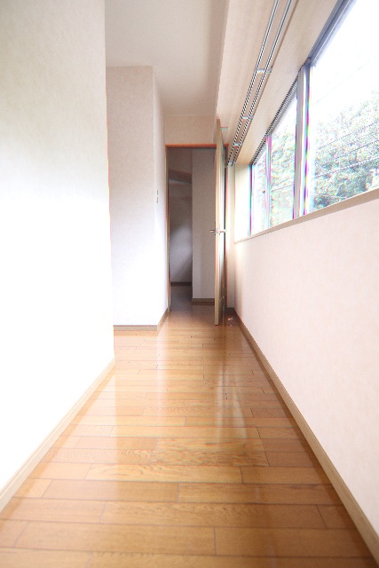 玄関　※他の号室の参考写真です※