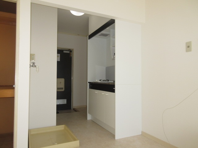 その他　お部屋から玄関に向けて