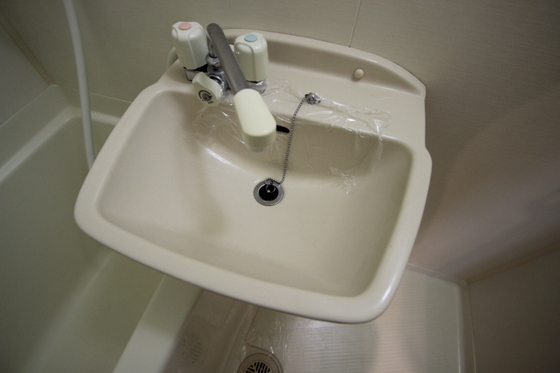 洗面設備　※別号室の写真です