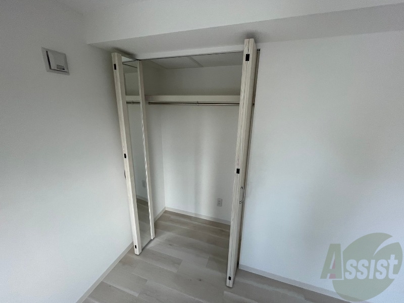 収納　寝室の収納です。部屋がすっきり片付きます。