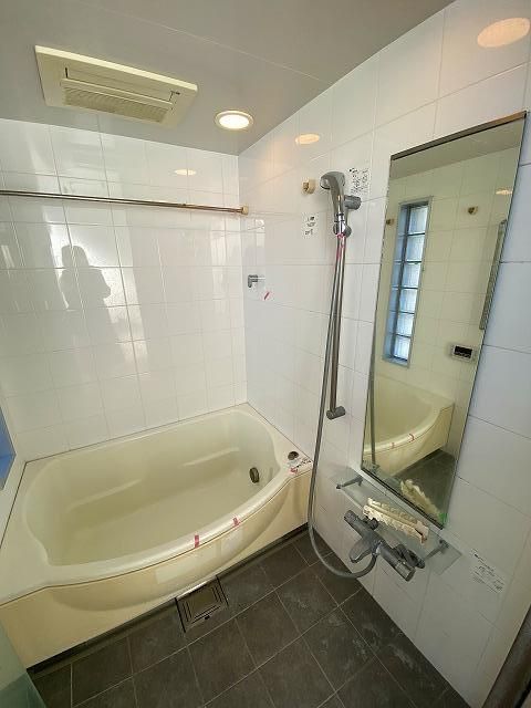バス・シャワールーム　写真は同タイプ住居です。