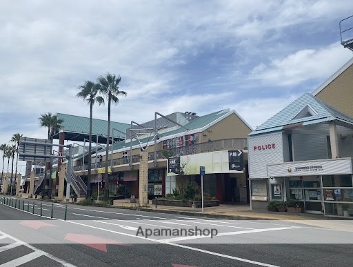 ショッピングセンター　ベイサイドプレイス博多（ショッピングセンター）まで982m