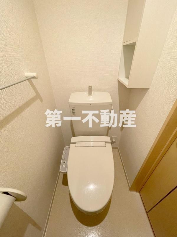 トイレ　温水洗浄便座