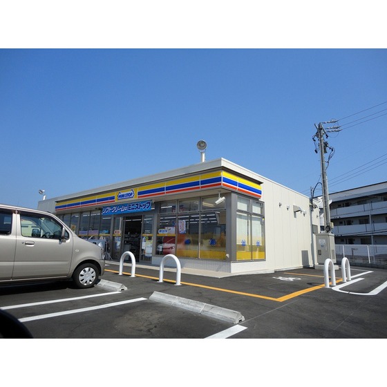 コンビニ　ミニストップ四日市泊小柳店（コンビニ）まで248m