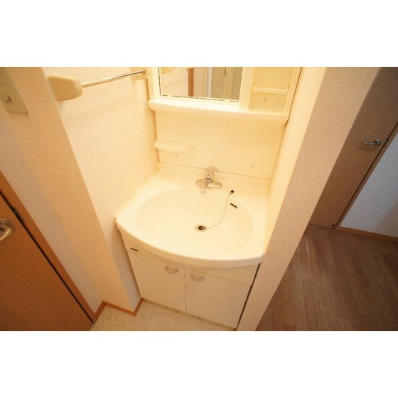 洗面設備　※同仕様、別の部屋の写真です
